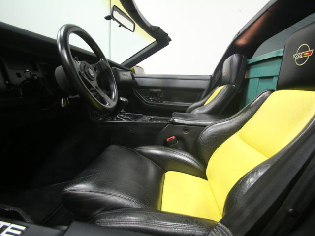 1985 Chevrolet Corvette Base Hatchback 2-Door - photo 4