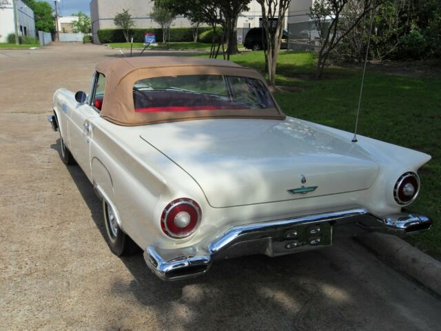 1957 Ford Thunderbird - photo 2