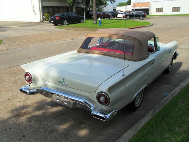 1957 Ford Thunderbird - photo 3