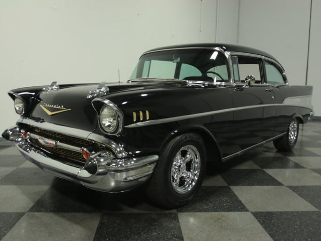 RECENTLY RESTORED '57 POST, STRAIGHT/DEEP PAINT, 427 V8, 4-SPEED, PWR FRNT DISC 1957 Chevrolet Bel Air/150/210