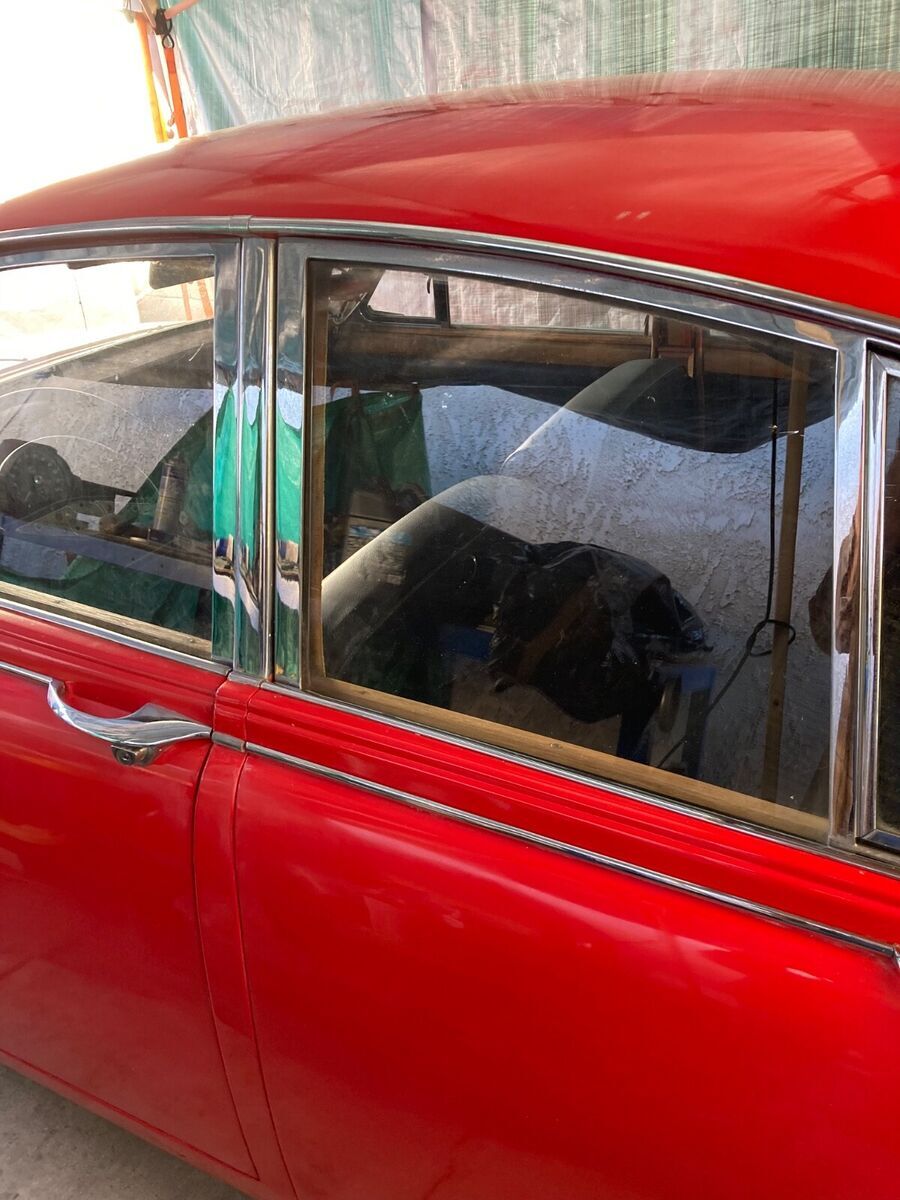 1960 Jaguar MK II Needs finishing - photo 4