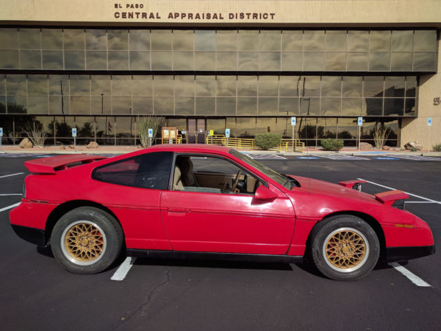 Red 1986 Pontiac Fiero GT 2.8L V6 1986 Pontiac Fiero GT