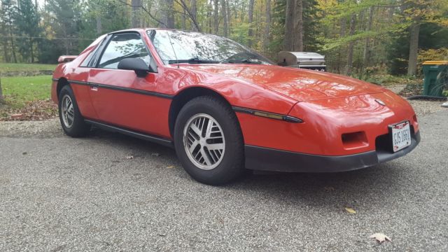 1986 Pontiac Fiero Coupe - photo 2