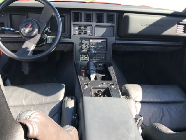 1987 Chevrolet Corvette -ONLY 11,600 ORIGINAL MILES-TIME CAPSULE- - photo 3