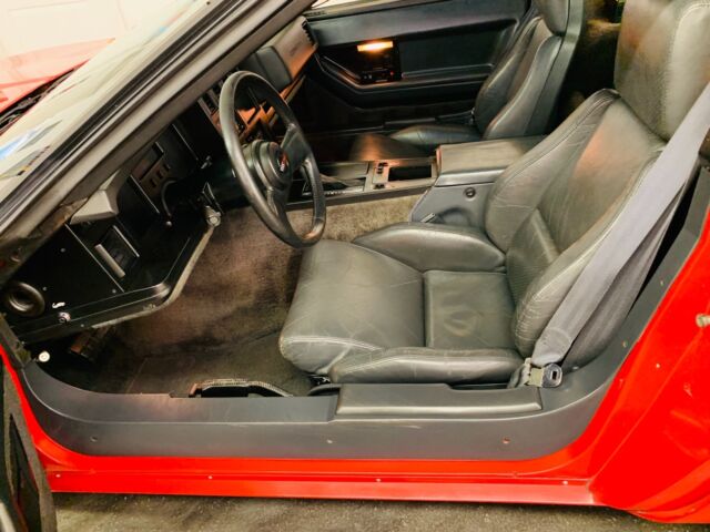 1985 Chevrolet Corvette -VERY LOW ORIGINAL MILES - SUPER CLEAN - - photo 3