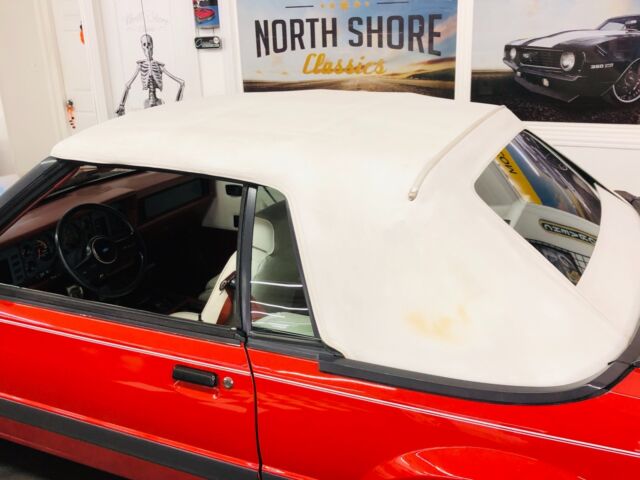 1986 Ford Mustang - GT CONVERTIBLE - LOW MILES - SEE VIDEO - photo 4