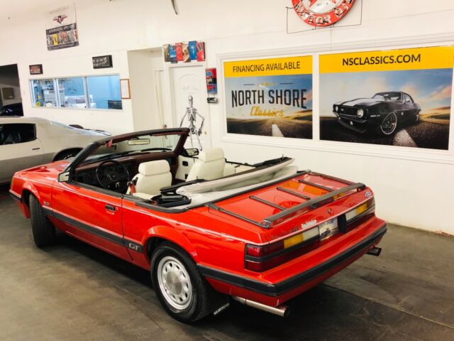 1986 Ford Mustang - GT CONVERTIBLE - LOW MILES - SEE VIDEO - photo 7