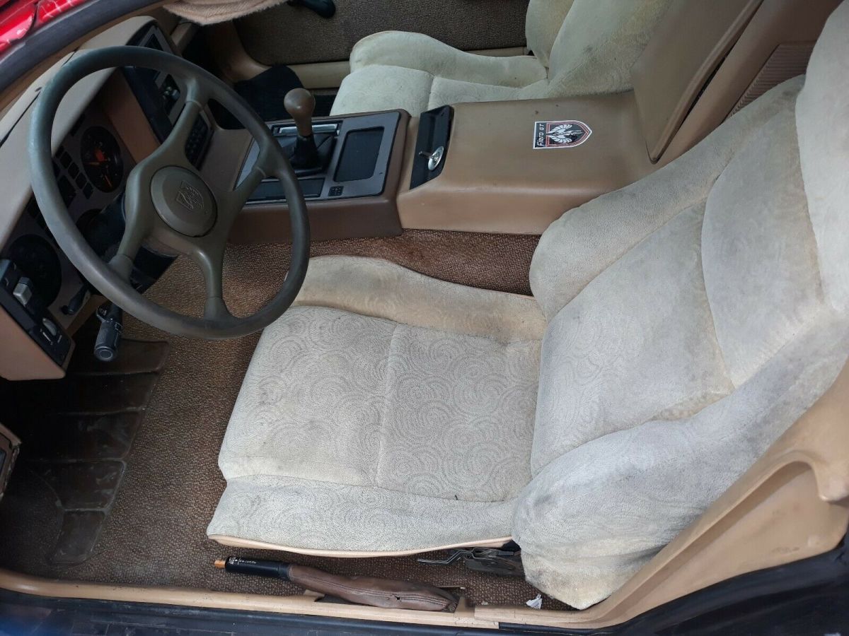 1986 Pontiac Fiero SE - photo 3