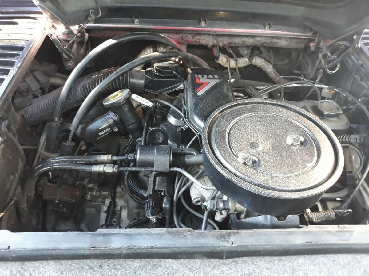 1986 Pontiac Fiero SE - photo 4