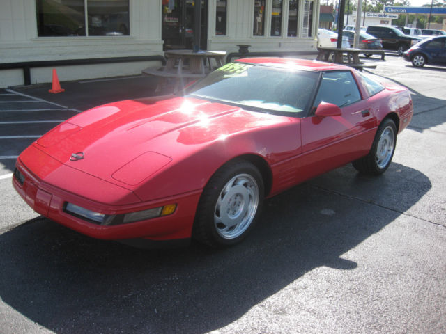 Red with blk leather, 17,970 mi., removable hard top, fully loaded, Alloy Wheels 1992 Chevrolet Corvette