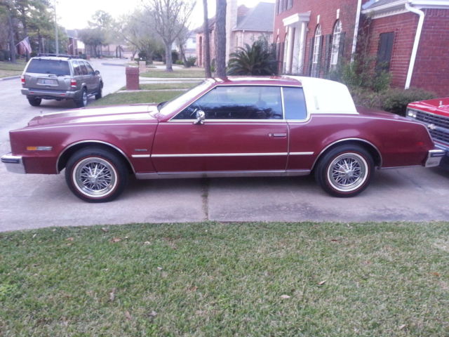 1985 Oldsmobile Toronado Brougham Coupe 2-Door - photo 2