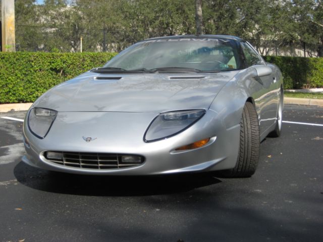 1993 Chevrolet Camaro Z/28 coupe with T-Tops - photo 10