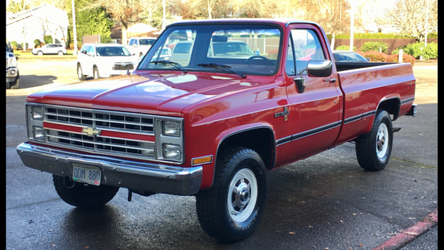 RegularCab LongBed Pickup 350CID Garage Kept Low Miles Rust Free Clean Title 1987 Chevrolet C/K Pickup 2500 Scottsdale K-20 4X4 5.7 Liter Fuel injected