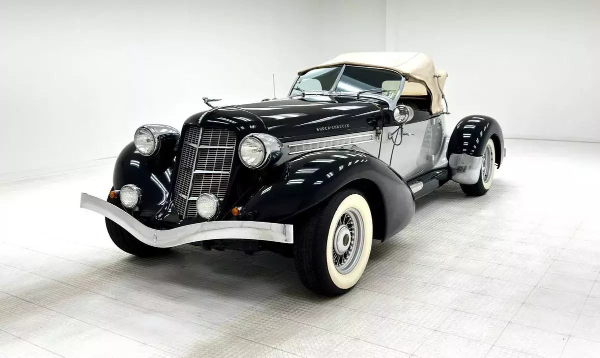 Reliable 350ci V8/Classic Auburn Lines/TH350 Auto/Modern Amenities/Neo-Classic 1935 Auburn 851 Speedster Replica