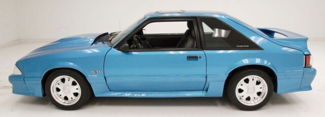 1987 Ford Mustang GT - photo 2