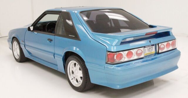 1987 Ford Mustang GT - photo 3
