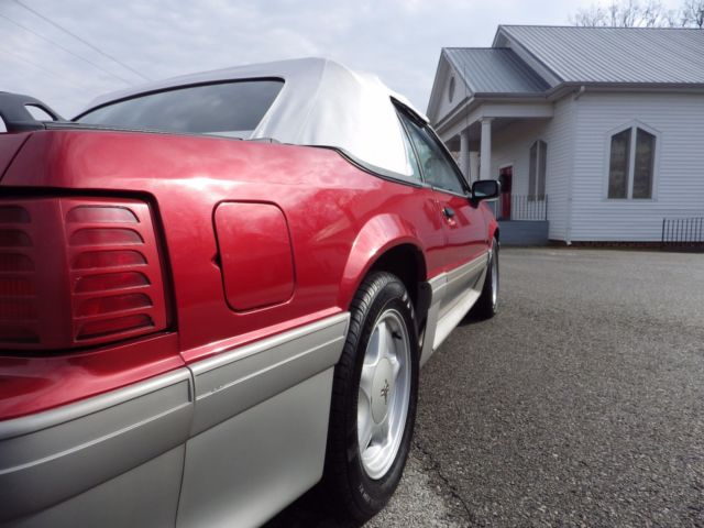 1992 Ford Mustang GT CONVERTIBLE - photo 4