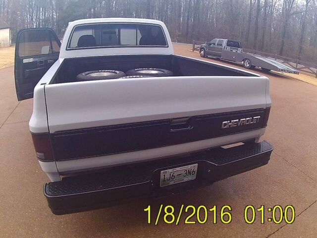 1985 Chevrolet C-10 - photo 3