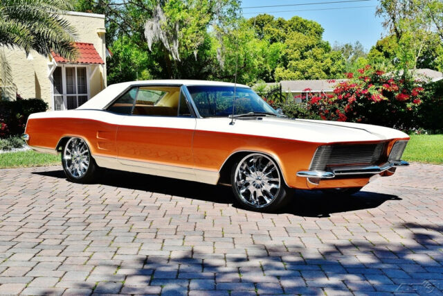 1964 Buick Riviera dual carbs 401 Nailhead, Custom Leather Interior, A/C, - photo 2