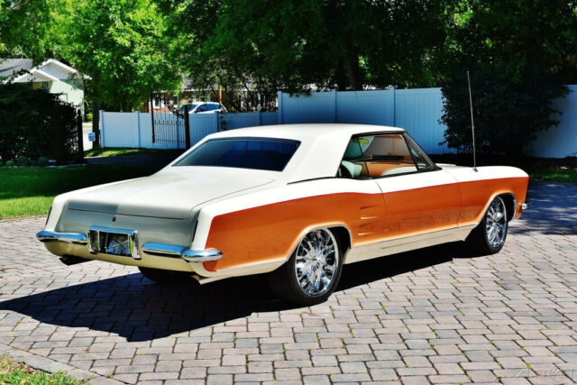 1964 Buick Riviera dual carbs 401 Nailhead, Custom Leather Interior, A/C, - photo 6