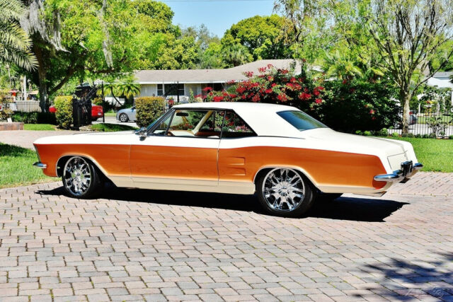 1964 Buick Riviera dual carbs 401 Nailhead, Custom Leather Interior, A/C, - photo 7