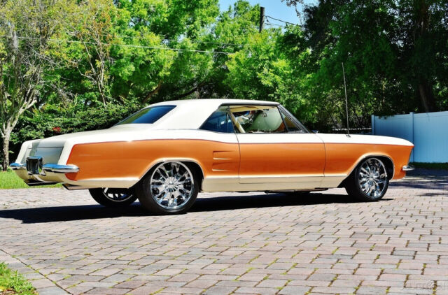 1964 Buick Riviera dual carbs 401 Nailhead, Custom Leather Interior, A/C, - photo 8