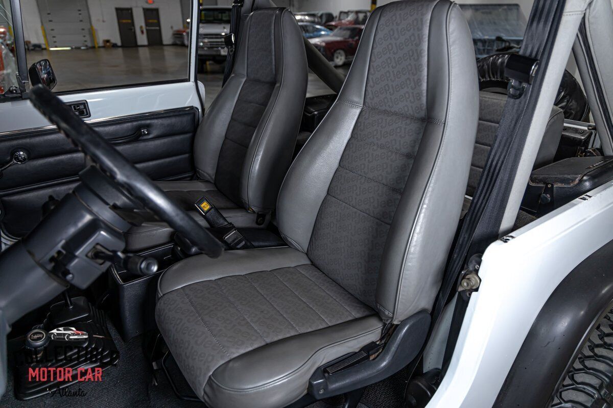 1991 Jeep Wrangler - photo 3
