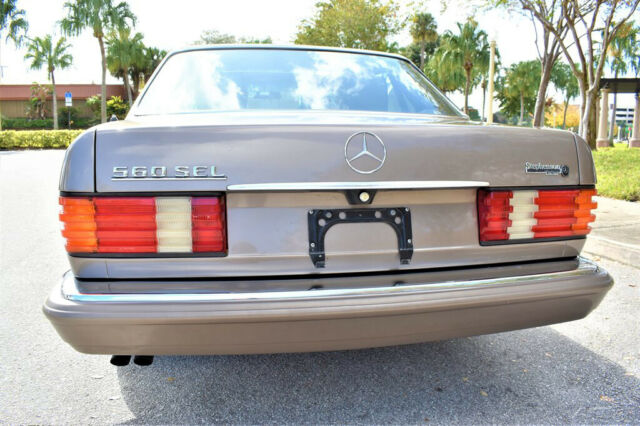1987 Mercedes-Benz 500-Series 4 Dr - photo 8