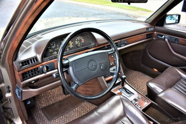 1987 Mercedes-Benz 500-Series 4 Dr - photo 9