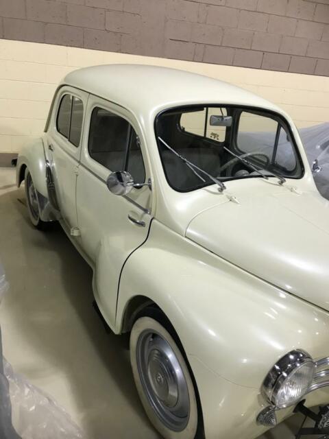 1960 Renault Other 4 DOOR - photo 3