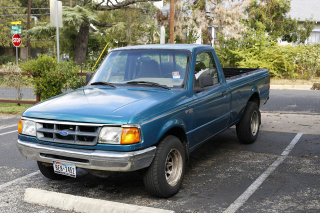 1993 Ford Ranger XLT Standard Cab Pickup 2-Door - photo 2