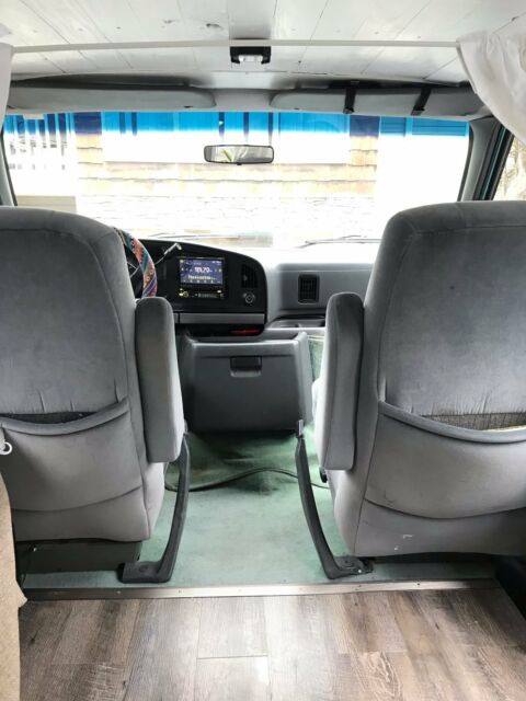 1994 Ford E-Series Van - photo 9