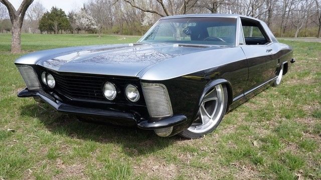RESTOMOD AIR RIDE CUSTOM INTERIOR 401 NAILHEAD DUAL CARBS STUNNING MAKE OFFER 1964 Buick Riviera RESTOMOD