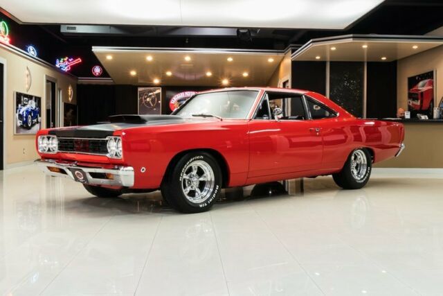 Restomod! Built 440 V8, 4-Speed Manual, Hotchkis / QA1 Susp, CPP Brakes, PS, PB 1968 Plymouth Road Runner