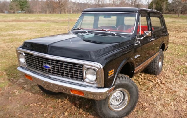 RESTOMOD FUEL INJECTED LS 4X4 FRAME OFF RESTORED COLD A/C HOUNDSTOOTH STUNNING 1970 Chevrolet Blazer K5