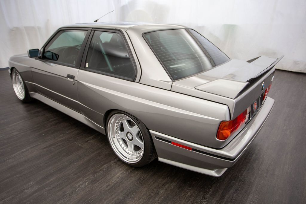 1988 BMW M3 - photo 11