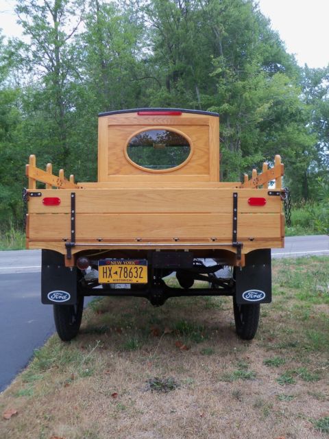 1923 Ford Model T stake side flat bed - photo 3