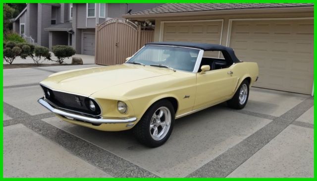 Restored 1969 Ford Mustang Convertible 302/C-4 PS PDB Tilt AC Numbers Matching 1969 Ford Mustang Convetible New Power Top and Interior