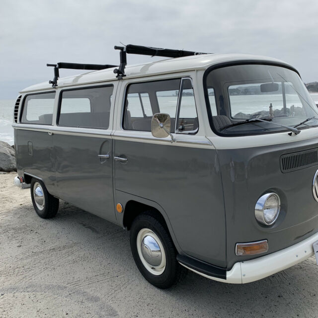 1969 Volkswagen Bus/Vanagon Weekender - photo 2