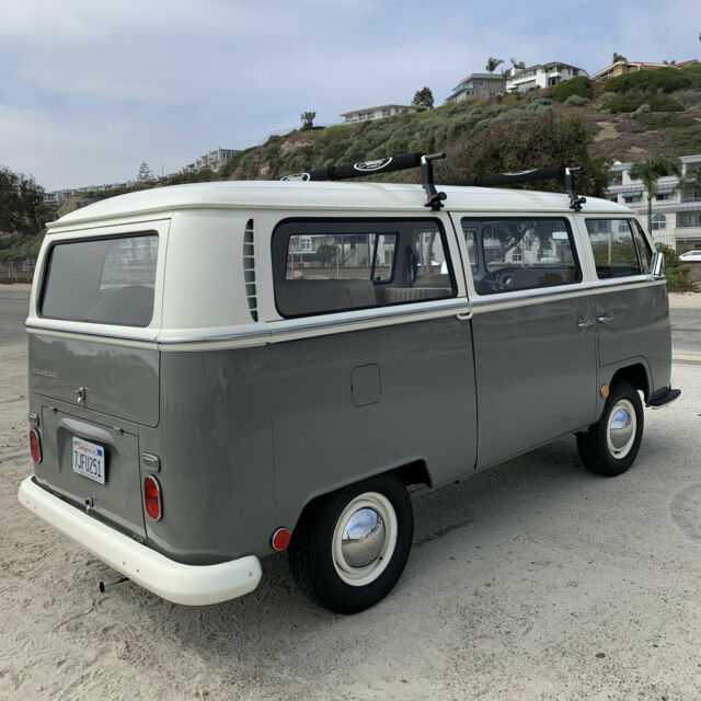 1969 Volkswagen Bus/Vanagon Weekender - photo 3