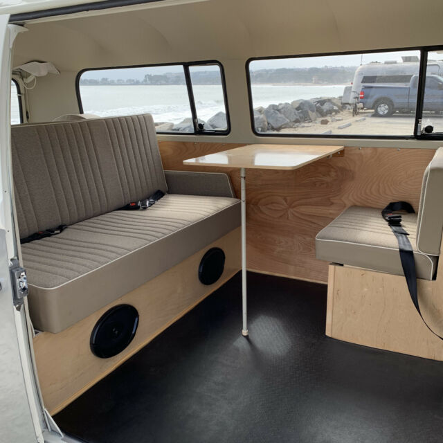 1969 Volkswagen Bus/Vanagon Weekender - photo 4