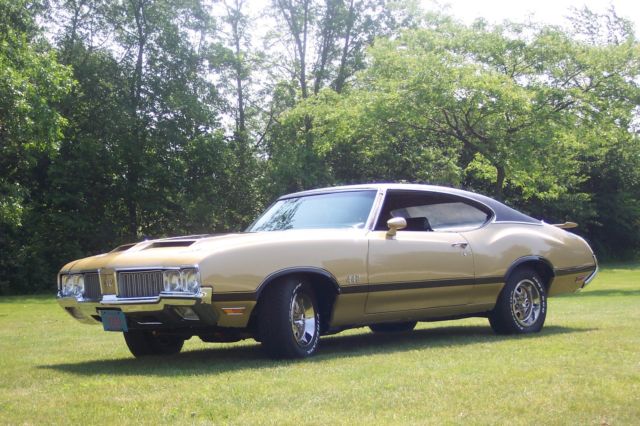 Restored 1970 Olds 442 big block 4 speed numbers matching 1970 Oldsmobile 442 2 door