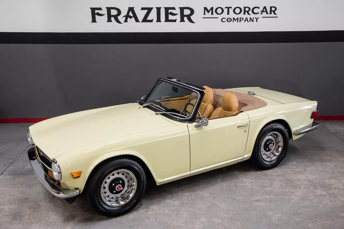 RESTORED 1971 TR6 with upgraded Fuel injection and Laycock Overdrive 1971 Triumph TR-6