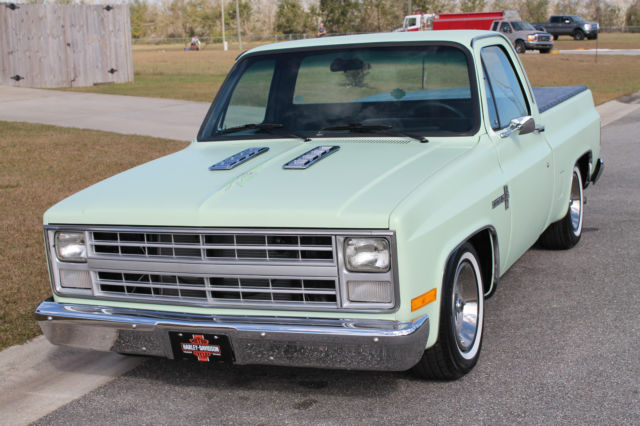 Restored 1986 Chevy Custom Deluxe Half-Ton Short Bed,4 Speed,350 1986 Chevrolet Other Pickups C10