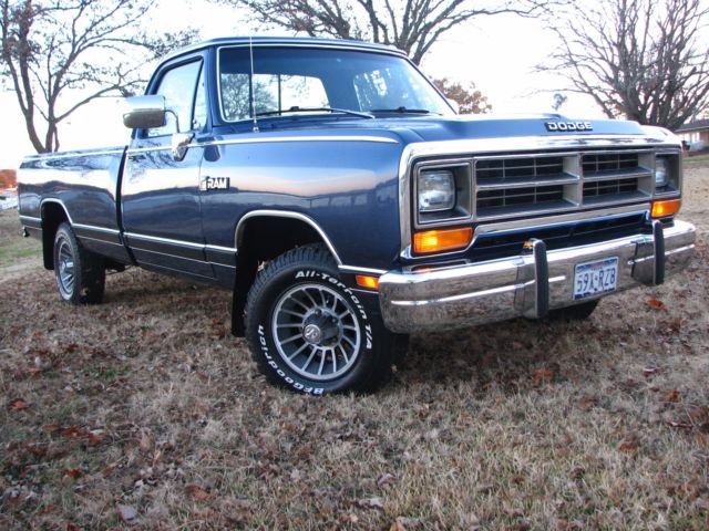 Restored 1989 dodge Ram D-150 LE Pickup Truck 1989 Dodge Ram 1500 D-150 LE Package