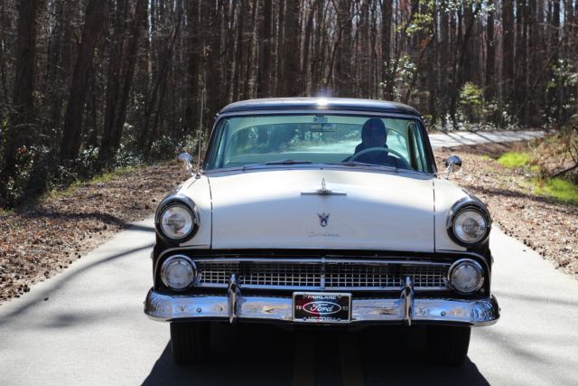 1955 Ford Fairlane Victoria - photo 3