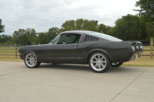 1965 Ford Mustang 2+2 - photo 7