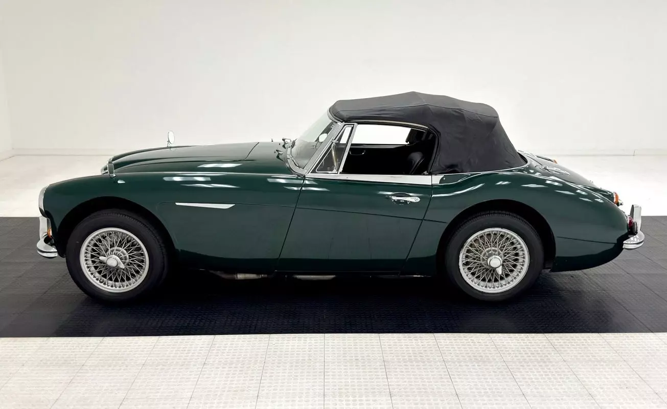 1967 Austin-Healey 3000 MK III Roadster - photo 3