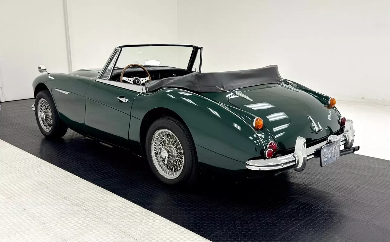 1967 Austin-Healey 3000 MK III Roadster - photo 6