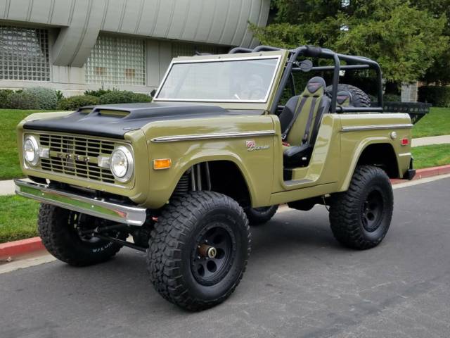 Restored and Customized Early Bronco with a 5.0 V8 345hp crate motor 1973 Ford Bronco